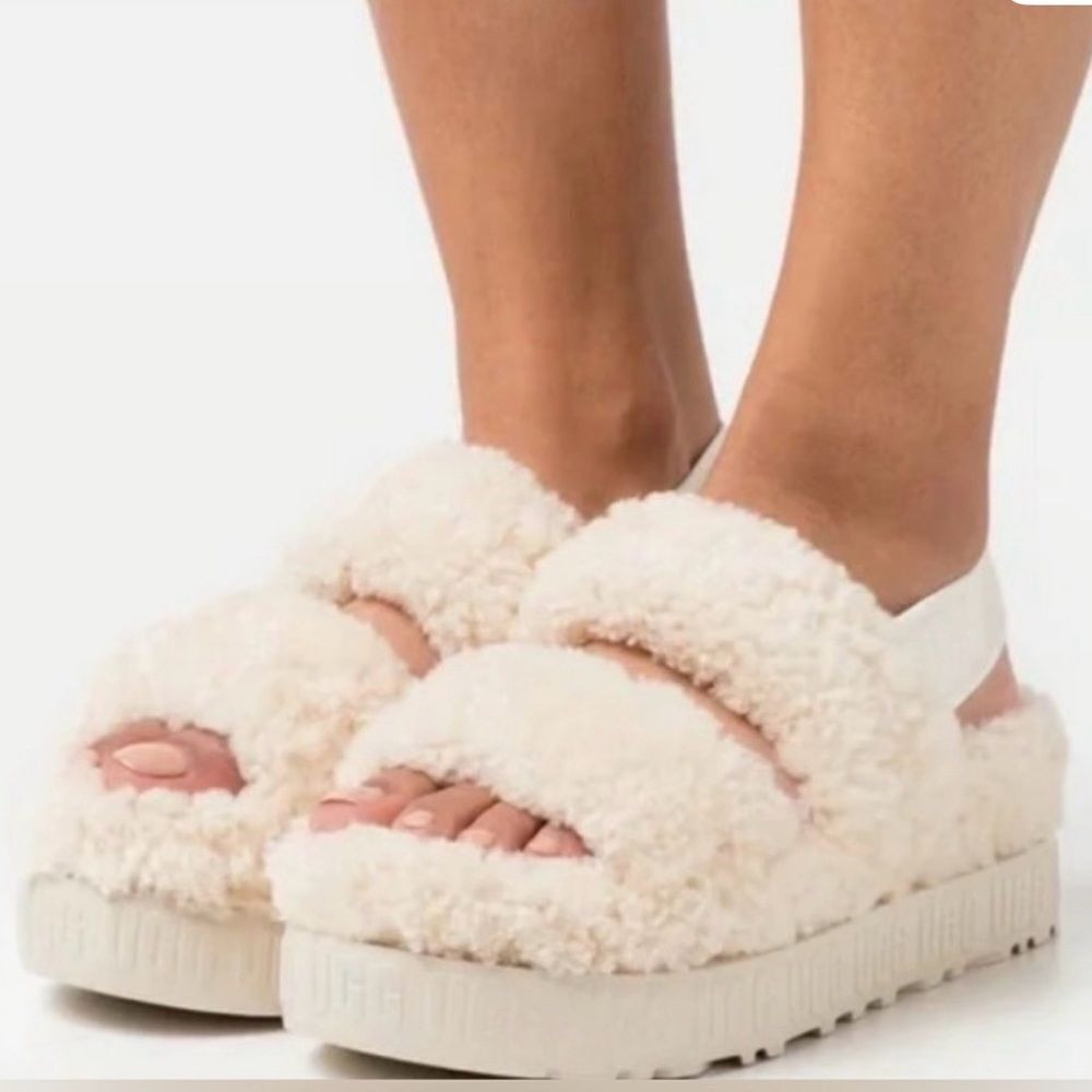 UGG Women's Cozy Cream Slippers Oh Fluffita Ladies Slipper size 9